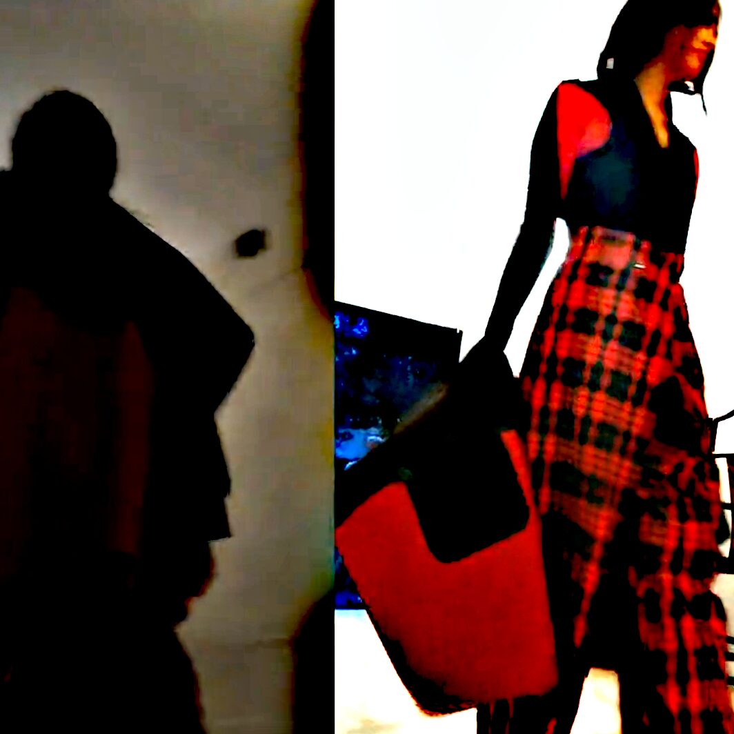 Silhouettes en jupe écossaise rouge et noire