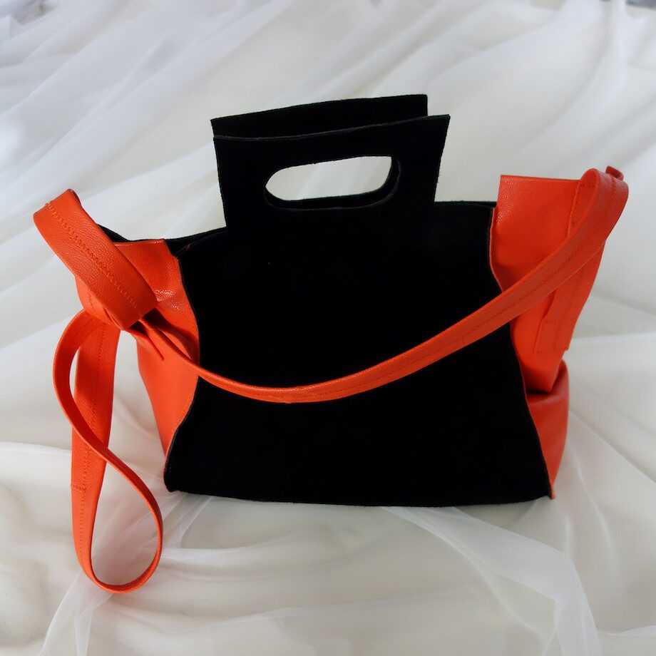 Sac noir à anses orange