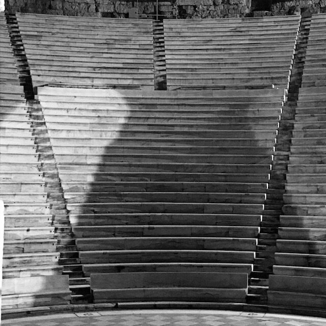 Gradins en bois, ombres portées